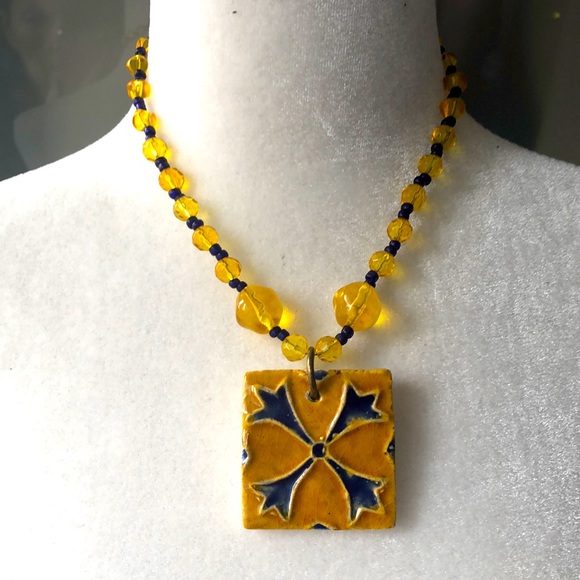 Jewelry - Necklace with ceramic pendant $15